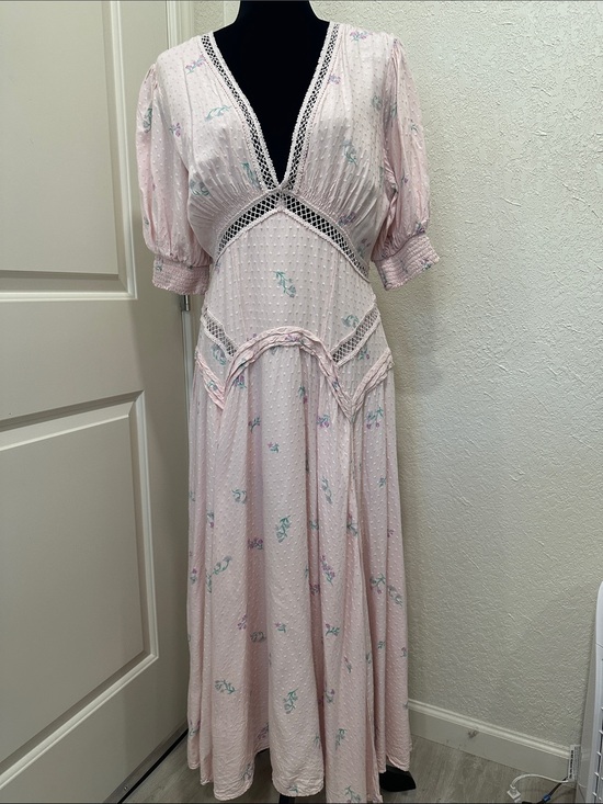 Free People Dresses & Skirts - Free People Pale Pink Floral Maxi Dress with Lace Insets